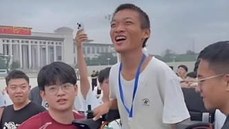 光明日報(bào)：“一群‘余華’舉起了‘鐵生’”，讓善意在陌生人之間流淌