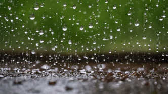 上?！皟牲S一藍(lán)”預(yù)警高掛，這些區(qū)域?qū)⒊霈F(xiàn)短時(shí)強(qiáng)降水