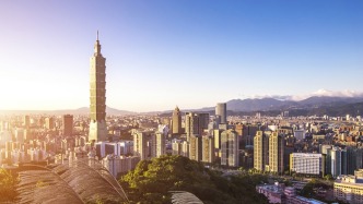新華時(shí)評(píng)：銘記兩岸共同抗戰(zhàn)歷史，共創(chuàng)民族復(fù)興美好未來(lái)