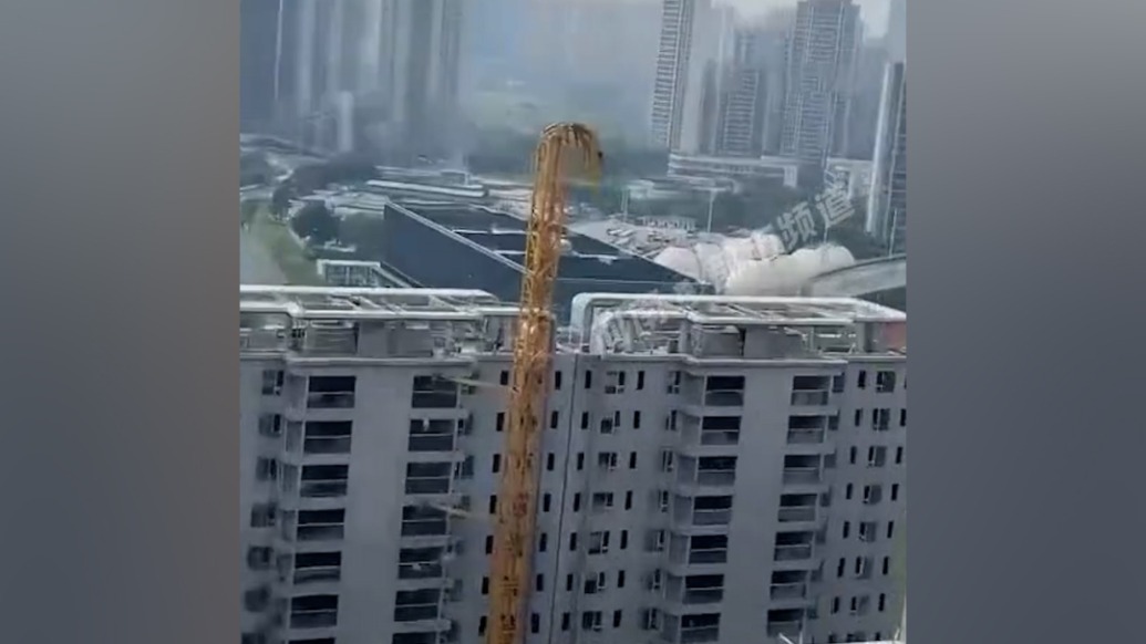 成都成华区:一在建工地发生塔吊坍塌事故致5人死亡,涉事工地已封停