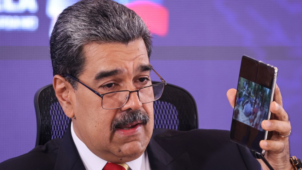 马杜罗公开称赞中国手机:美国佬也窃听不了