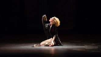 卓别林女儿和外孙女领衔，YOUNG剧场“秋是”戏剧季来了