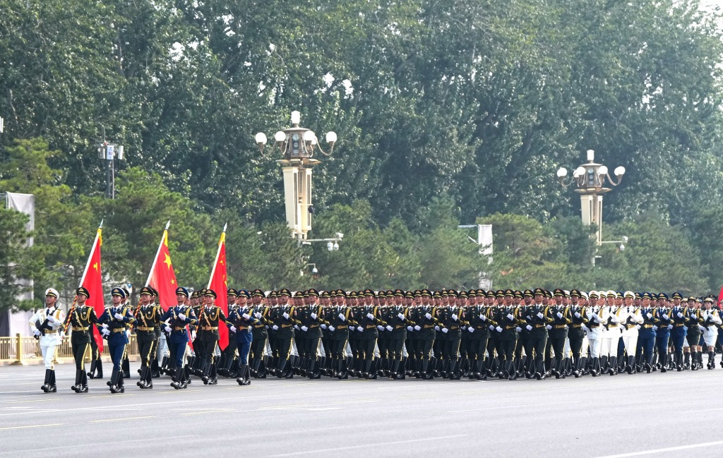 第1现场·九三阅兵③｜仪仗方队第一个走过天安门广场