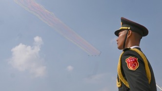 第1現(xiàn)場·九三閱兵?｜戰(zhàn)鷹呼嘯！空中梯隊(duì)震撼登場
