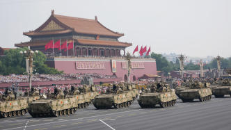 第1現(xiàn)場·九三閱兵⑥｜裝備方隊之陸上作戰(zhàn)群，鋒芒盡顯