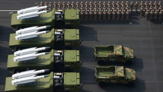 第1現(xiàn)場·九三閱兵⑦｜裝備方隊(duì)之海上作戰(zhàn)群，鎮(zhèn)海神兵