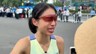 开麦丨“最快女护士”哭求调休，我们该如何安放那个“了不起的自己”？