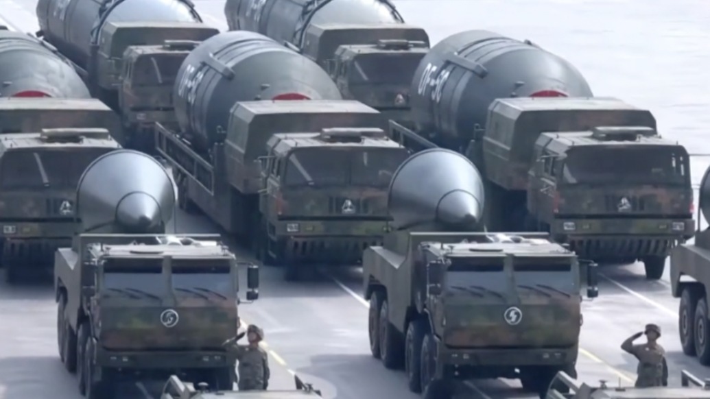 鋼鐵洪流勢不可擋！80年間從“小米加步槍”走向大國重器，“東風-5C”液體洲際戰(zhàn)略核導彈亮相