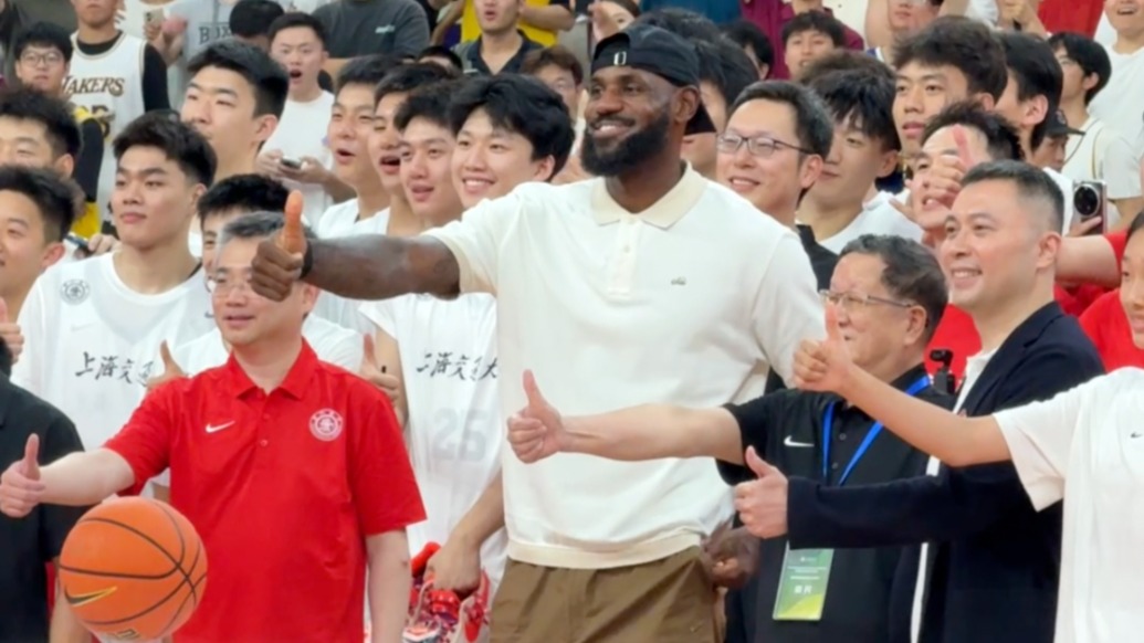 詹姆斯化身大學(xué)導(dǎo)師，手上滿是老繭震驚眾人