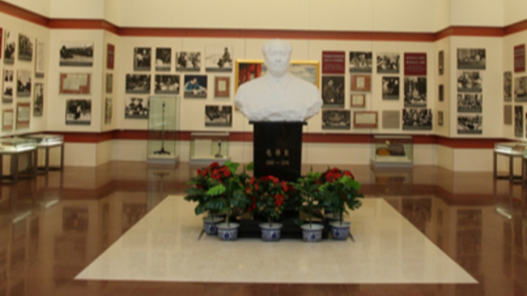 9月9日毛澤東同志逝世49周年紀念日，毛主席紀念堂延長開放時間