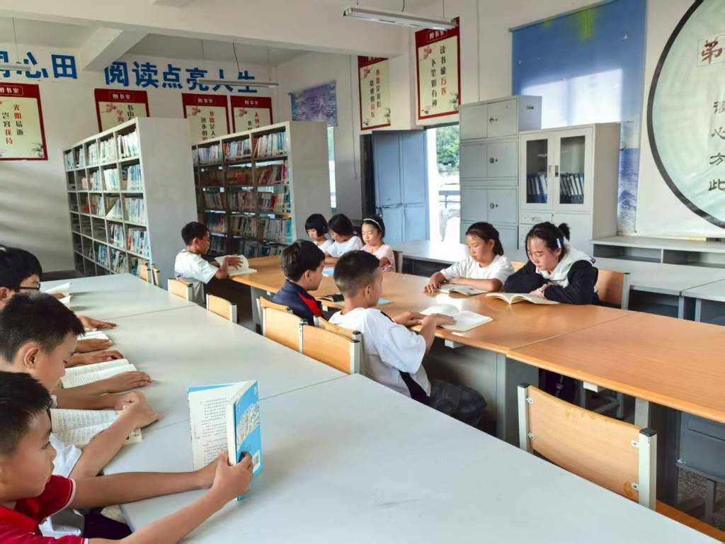 “开学第一课”，秦文君宝山分享经典儿童文学的魅力