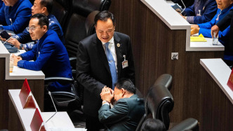 阿努廷當選泰國新總理，搖擺者、造王者、流亡者共寫“政壇戲劇”