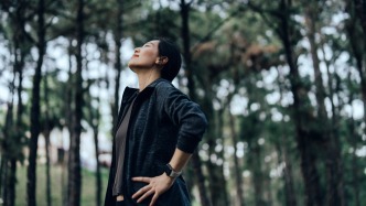 活着，就是在呼吸吐纳之间拥抱世界