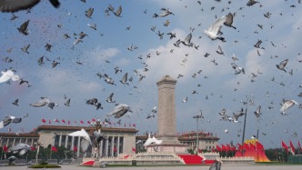 人民日报约请6位观礼嘉宾亲述历史时刻：在天安门广场上，你才会真切感受到祖国的心跳