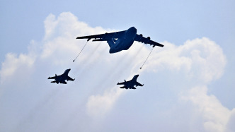 戰鷹列陣、凌云九天！九三閱兵空中梯隊實現多個“首次”