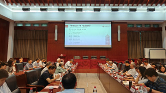 溫儒敏談人文學科與語文教育如何面對AI：跟進，但不盲目追趕