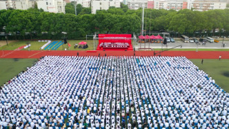 上海中醫(yī)藥大學(xué)校長(zhǎng)寄語(yǔ)新生：以本草之謙遜扎根大地，在平凡中鑄就非凡