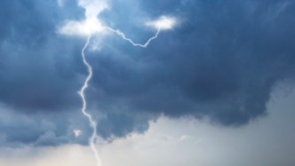 雷電+高溫，上海目前“雙黃”預(yù)警高掛