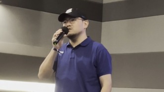 申花球迷喊話隊(duì)員：希望看到你們對(duì)冠軍的渴望