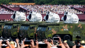 技術(shù)派｜“光之利刃”：談?wù)劶す馕淦魇状瘟料嗫箲?zhàn)閱兵