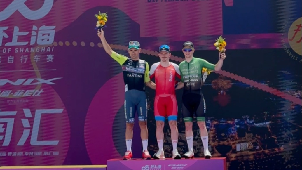 環(huán)上?！ば鲁亲孕熊囐愂展?，全球114名車手上演競速盛宴