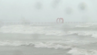 台风“塔巴”在广东台山市登陆