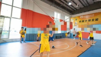 家長反映孩子報名籃球培訓班后受傷退款遭拒，商家：超過退款有效期