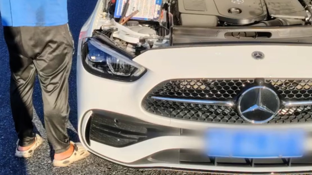 新提奔馳車4個月5次故障，門店：不符合退換條件