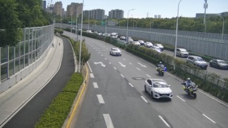 早高峰交警“狂飆”護(hù)航！將昏迷兒童緊急送醫(yī)