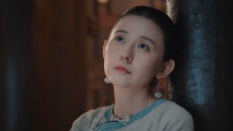 新?。鼰嵋涝厚疑厝A的情感里，滿是清醒與滾燙