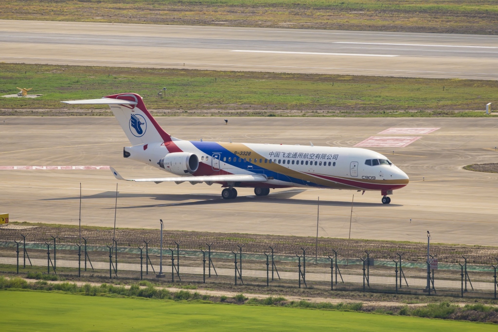 中国商飞首架C909医疗机交付