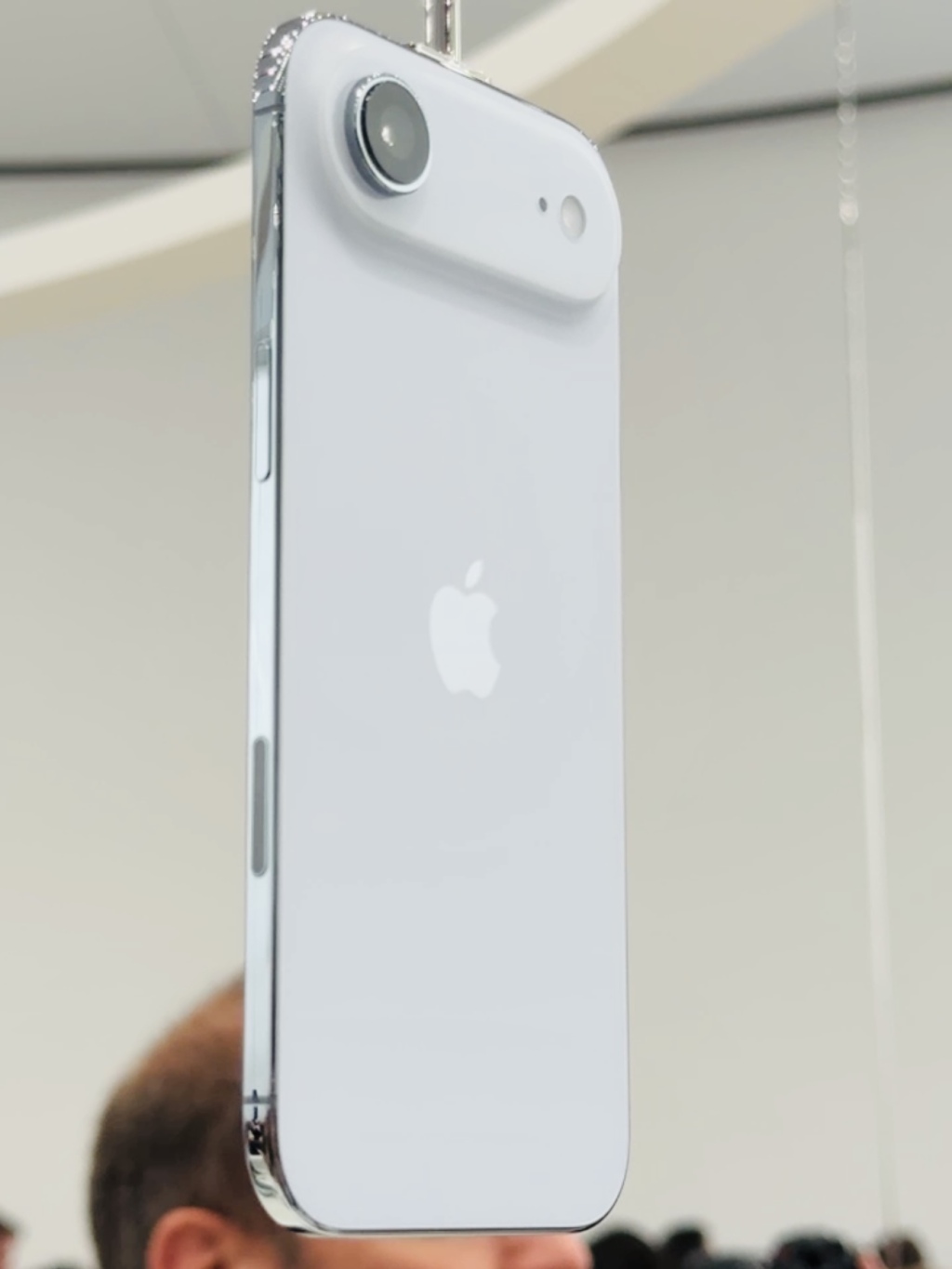 iPhone 17系列上手体验：橙色Pro“显眼包”，Air轻薄超预期