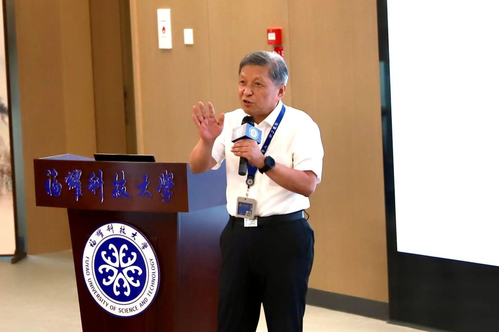 王树国与福耀科技大学新生对话：支撑你走得更远的，是那颗有追求的心