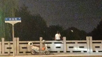 外賣小哥送餐途中跳橋勇救落水女子，被授予“城市騎士社區(qū)俠” 