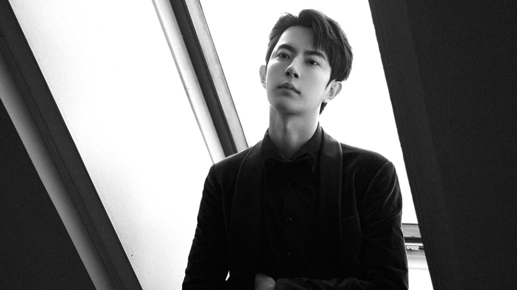 演員于朦朧被傳墜樓，知情人士：等官方消息