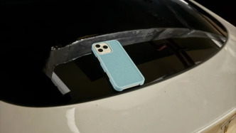 忘在汽車車尾的“手機(jī)”是模型？公安交管部門：不安全還違法