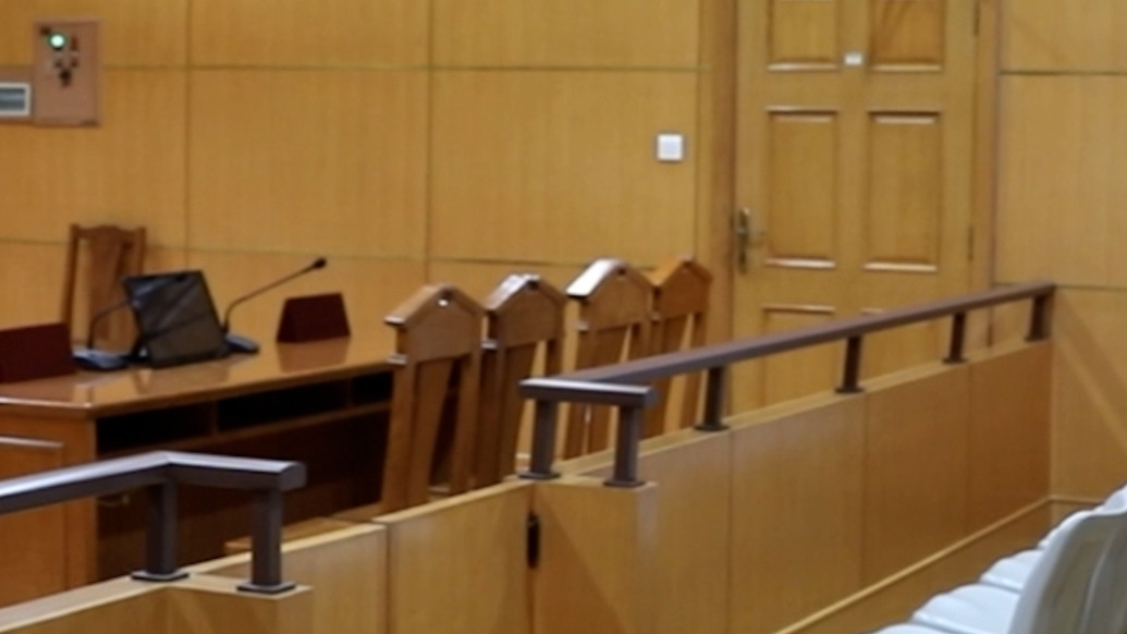 男子疑女友出軌拔其8顆牙，后持刀刺死前上司，已被執(zhí)行死刑