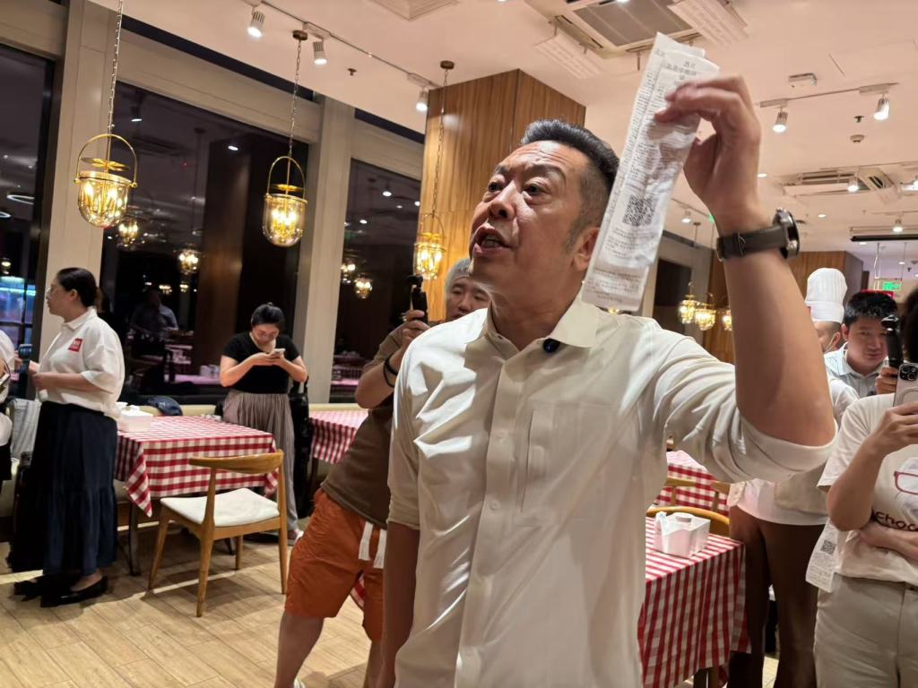 西贝创始人：没有一道是预制菜，明天起开放所有门店厨房，将起诉罗永浩