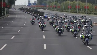 英雄终归故土！护送车队出发前往沈阳抗美援朝烈士陵园