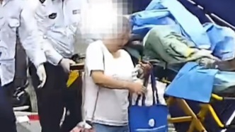 看得人心暖暖的！孕婦當(dāng)街羊水破裂，大家一起支起臨時產(chǎn)房