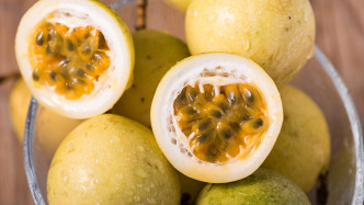 夜读｜友人赠我百香果