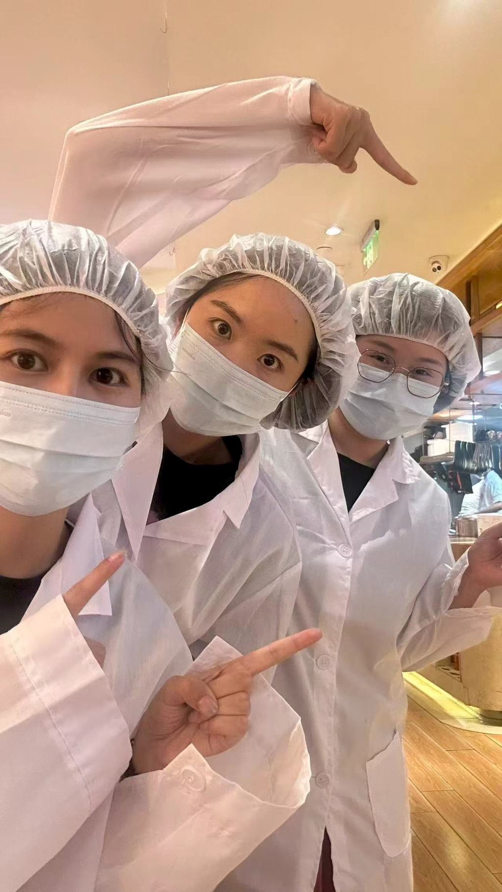 实探西贝制作罗永浩“同款套餐”：葱香烤鱼用的是保质18个月腌制冷冻鱼