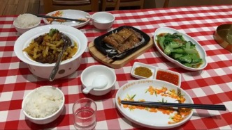 中青評論：是否預(yù)制，不能“猶抱琵琶半遮面”