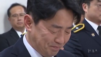 “不能忘記他的崇高精神”，韓國(guó)海警為救中國(guó)老人犧牲，韓高官流淚代讀李在明唁電