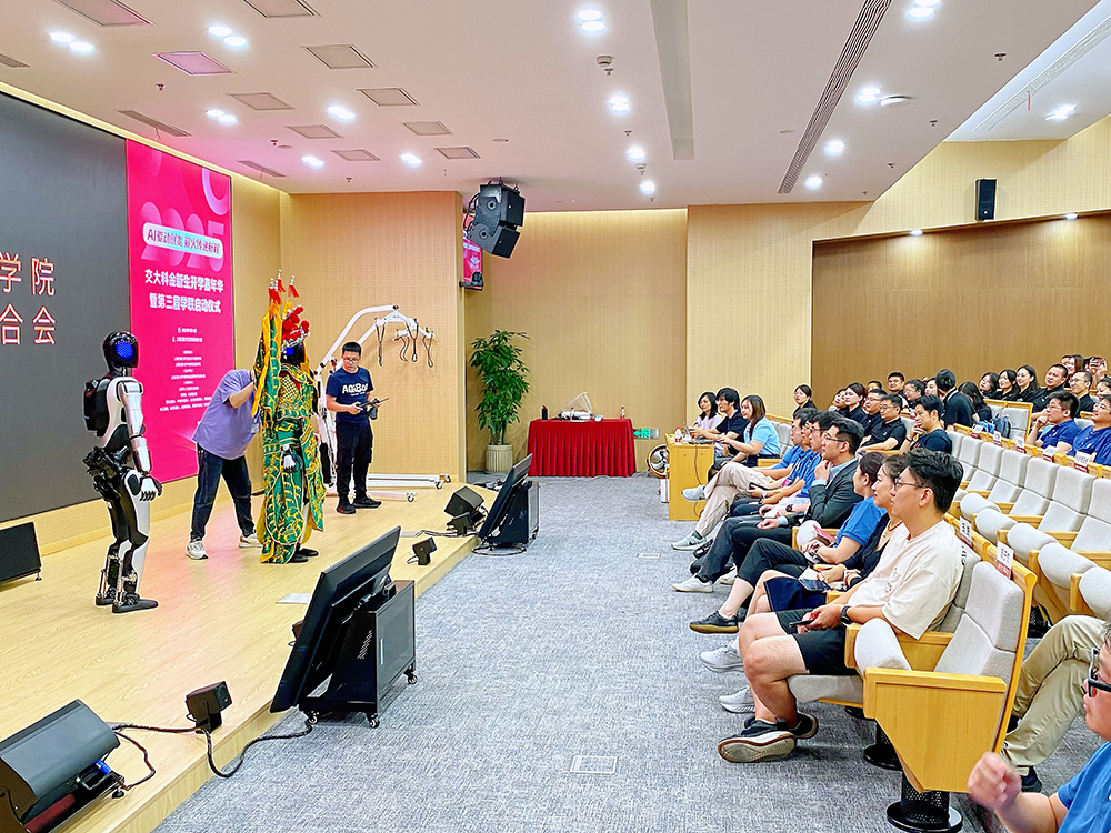 机器人已“进厂干活”，它们擅长什么？哪些地方需要改进？