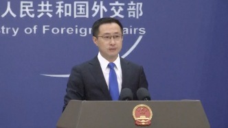 臺灣民進(jìn)黨官員邱垂正竄美炒作所謂“大陸威脅”，外交部：蠅營狗茍、小丑跳梁