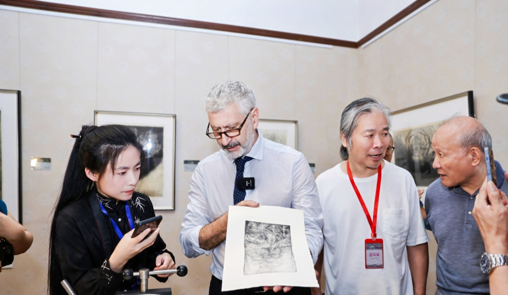 中外版画家相约北外滩
