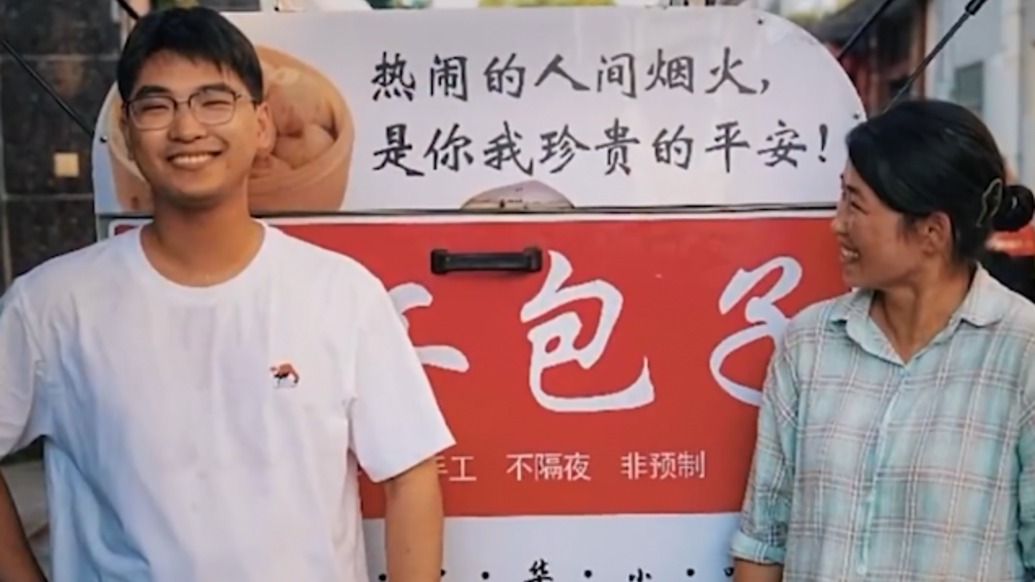 患白血病的少年治愈后去湖南大學(xué)報到，其母將眾籌的589092元善款退還好心人
