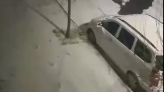 甘肅兩縣冰雹突襲厚如積雪，網(wǎng)友：這天氣有點(diǎn)夸張了！