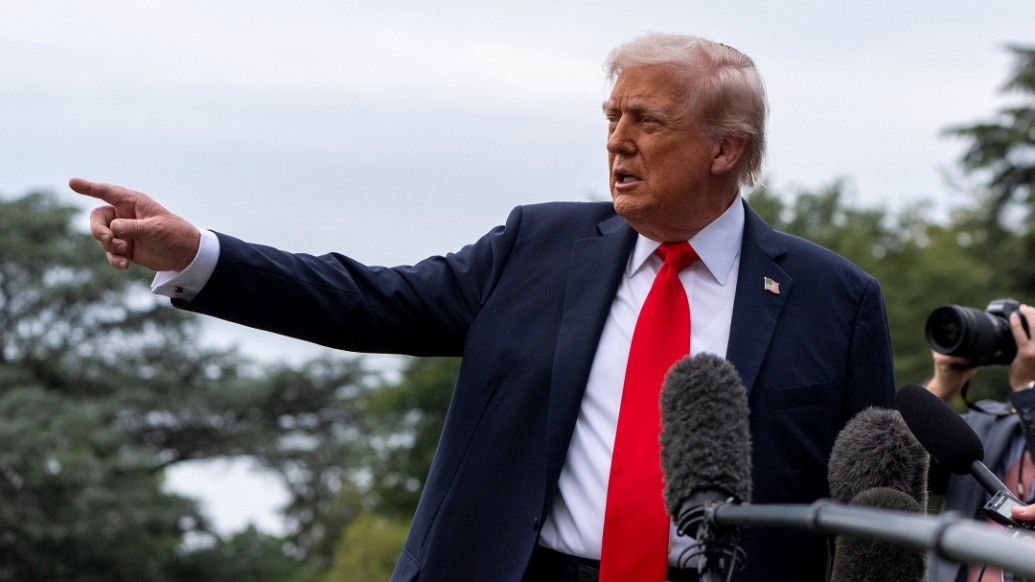 特朗普：經濟學家應該都聽我的，我是“百里挑一”正確的人